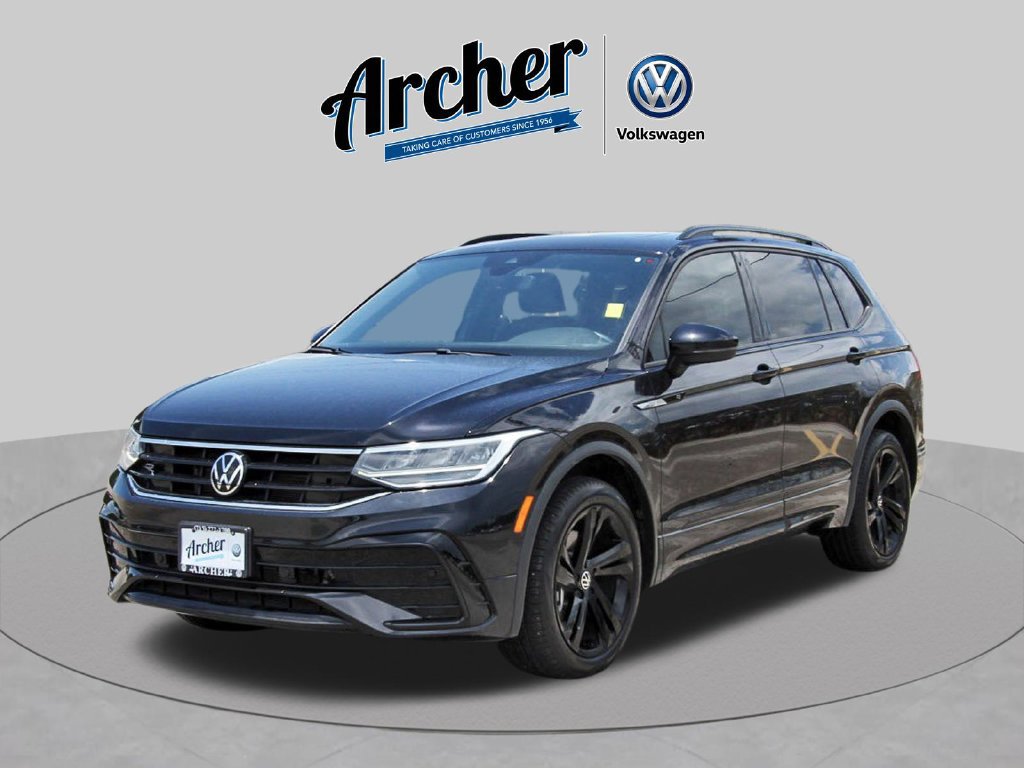 Used 2023 Volkswagen Tiguan SE R-Line FWD image 9