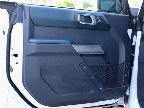 Used 2023 Ford Bronco Outer Banks w/ Sasquatch Package image 12