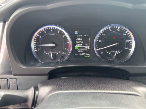 Used 2017 Toyota Highlander XLE AWD/4WD image 16