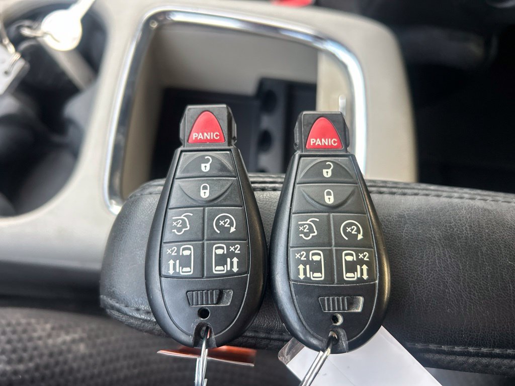 Used 2014 Dodge Grand Caravan SXT w/ Security Group FWD image 18
