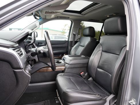 Used 2018 Chevrolet Tahoe LT image 12