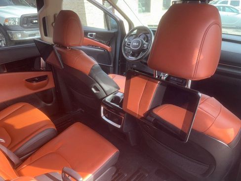 Used 2022 Kia Carnival SX image 12