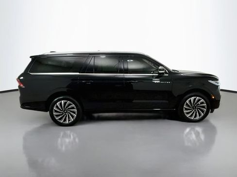 Used 2025 Lincoln Navigator L Black Label AWD/4WD image 8