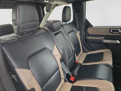 Used 2022 Ford Bronco Wildtrak AWD/4WD image 17