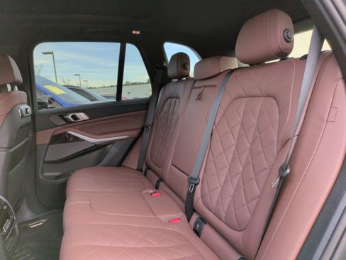 Used 2025 BMW X5 M60i w/ Climate Comfort Package image 37