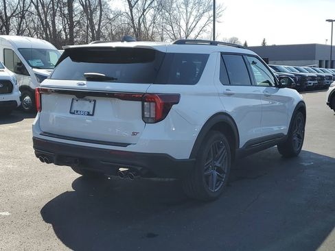 New 2026 Ford Explorer ST image 4