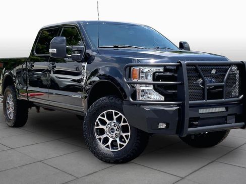 Used 2022 Ford F250 Lariat w/ Lariat Ultimate Package AWD/4WD image 3