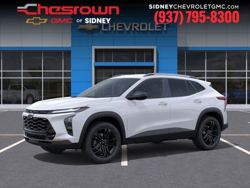 New 2026 Chevrolet Trax ACTIV FWD image 2