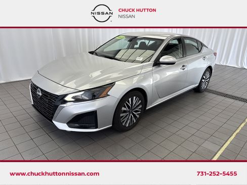 Used 2023 Nissan Altima 2.5 SV image 1
