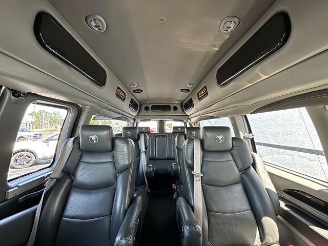 Used 2020 GMC Savana 2500 Extended w/ Enhanced Convenience Package RWD image 2