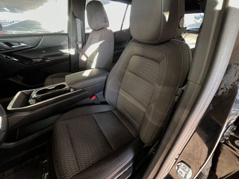 Used 2025 Chevrolet Equinox LT image 36