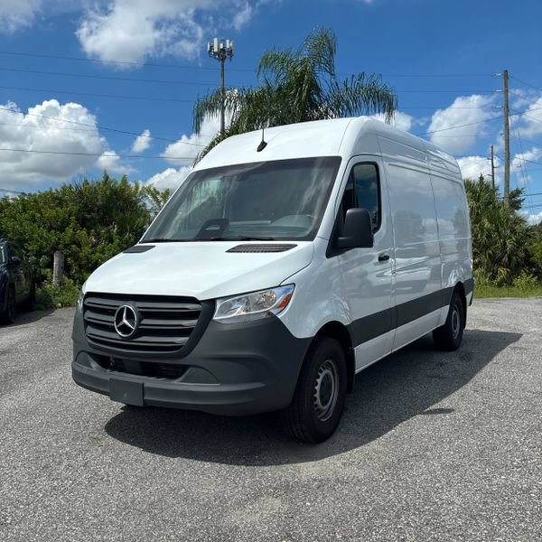 Used 2025 Mercedes-Benz Sprinter 2500 image 1