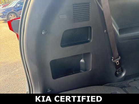 Certified 2025 Kia Carnival SX Prestige image 32