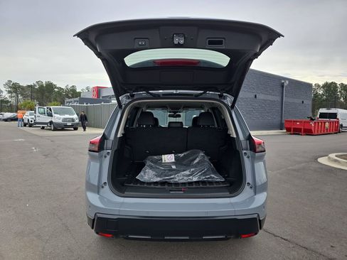 Used 2025 Nissan Rogue SV w/ Rock Creek Premium Package image 16