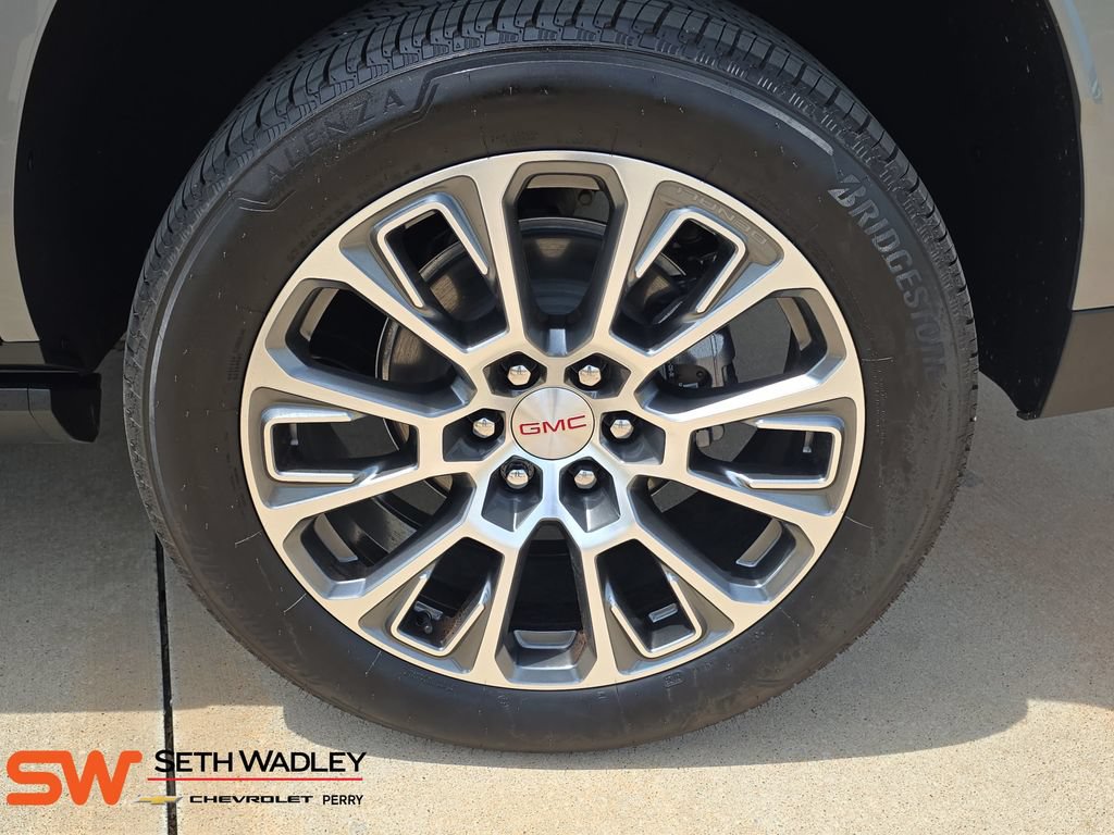 New 2026 GMC Yukon Denali w/ Denali Reserve Package AWD/4WD image 34