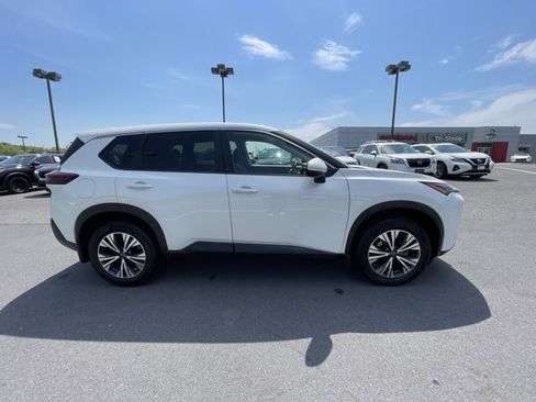 Certified 2022 Nissan Rogue SV image 4