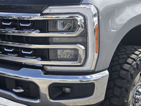 Used 2023 Ford F250 Lariat w/ Tow Technology Package AWD/4WD image 16