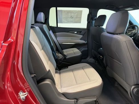New 2026 Chevrolet Traverse LT image 16