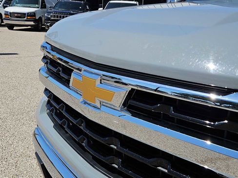 Used 2024 Chevrolet Silverado 1500 LT w/ Leather Package RWD image 13