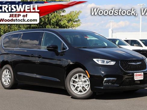 New 2026 Chrysler Pacifica Select image 1