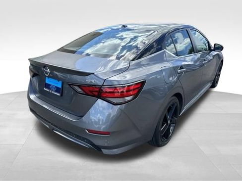 Used 2023 Nissan Sentra SR w/ Electronics Package FWD image 8