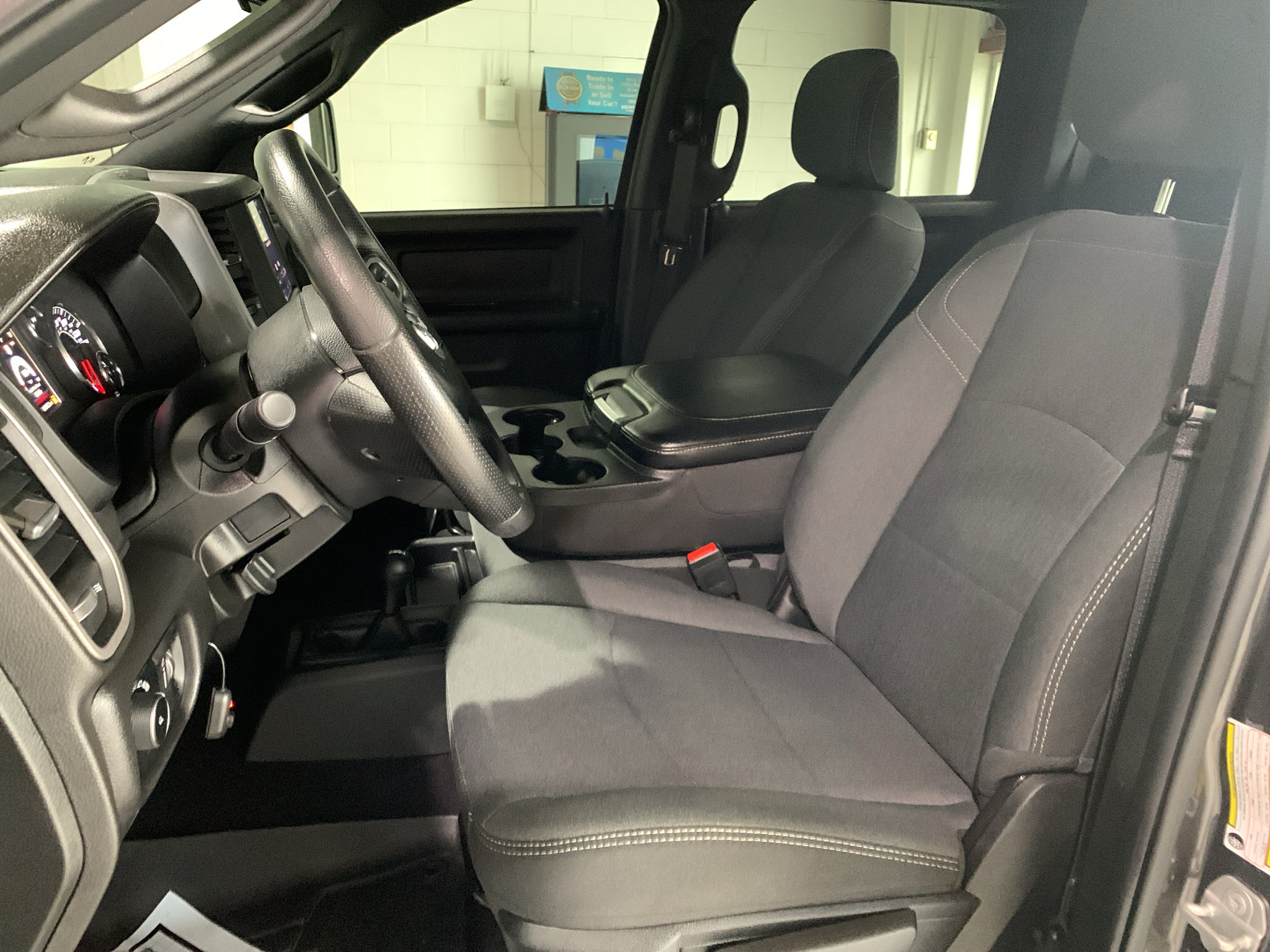 Used 2024 RAM 2500 Tradesman w/ Chrome Appearance Group AWD/4WD image 15