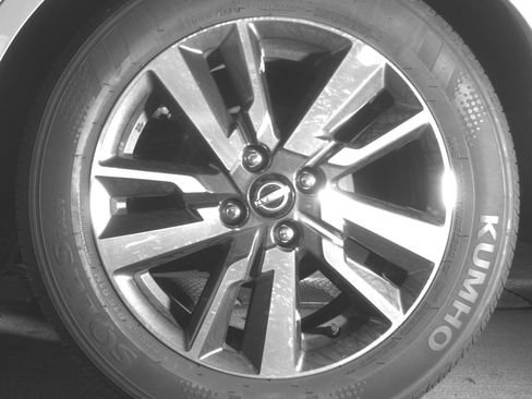 Used 2025 Nissan Versa SV FWD image 10