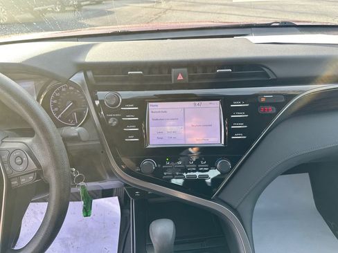 Used 2019 Toyota Camry LE image 22