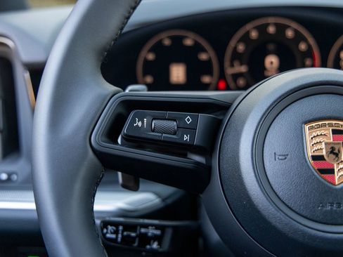 New 2026 Porsche Cayenne Coupe AWD/4WD image 30
