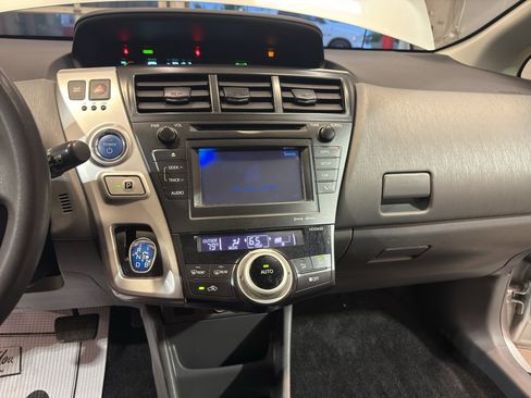 Used 2014 Toyota Prius V Three FWD image 19
