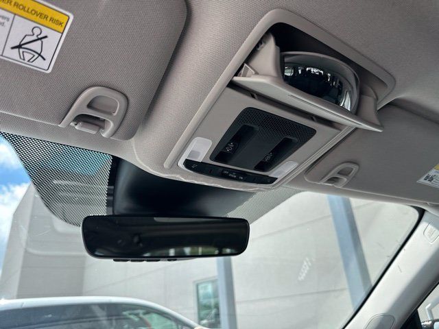 Used 2023 Honda Pilot Touring image 10