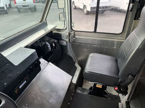 Used 2017 Ford E-350 and Econoline 350 Super Duty w/ A/C Prep Package image 14