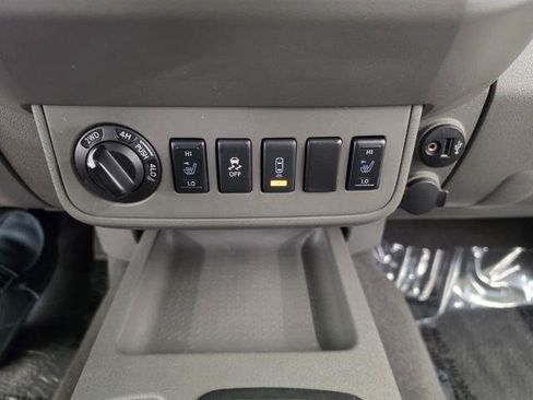 Used 2019 Nissan Frontier SL AWD/4WD image 25