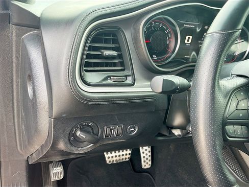 Used 2022 Dodge Challenger R/T Scat Pack w/ Dynamics Package image 10