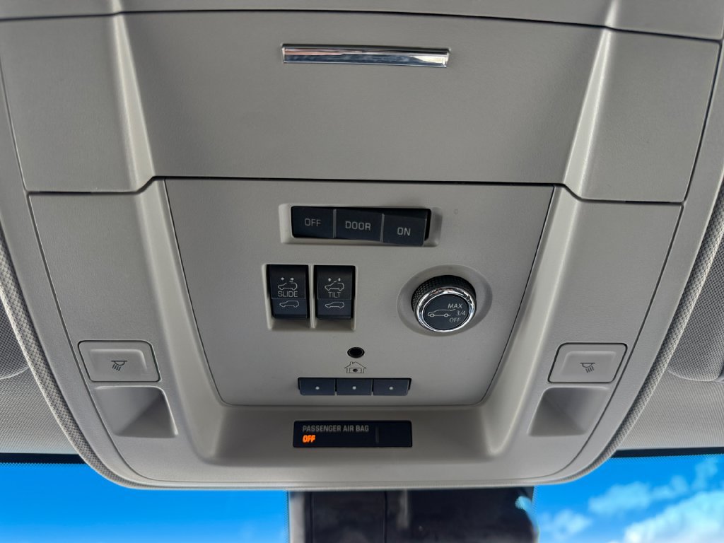 Used 2019 Chevrolet Tahoe Premier AWD/4WD image 19