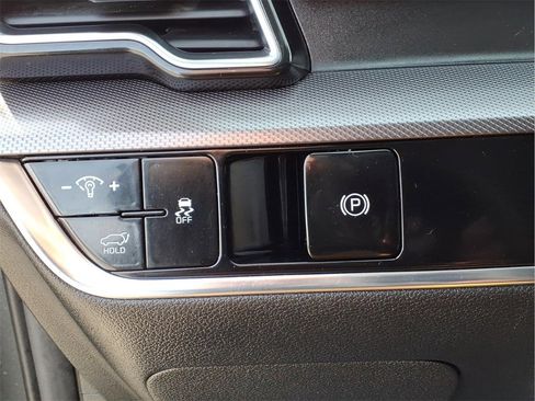 Used 2023 Kia Sportage SX image 18