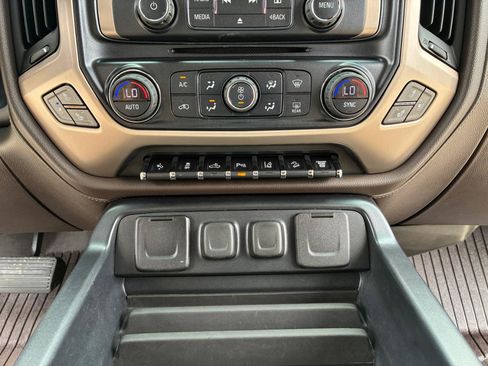 Used 2017 GMC Sierra 2500 Denali w/ Duramax Plus Package AWD/4WD image 24