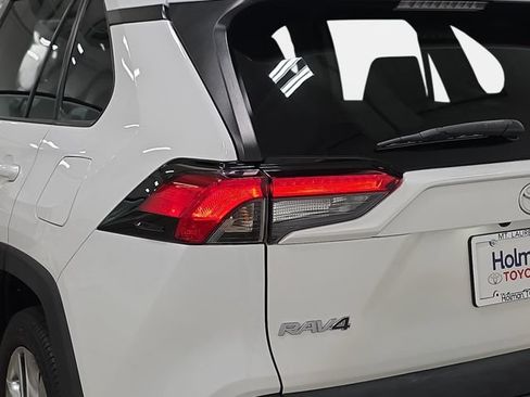Certified 2020 Toyota RAV4 XLE Premium AWD/4WD image 31