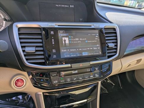 Used 2017 Honda Accord Touring image 23