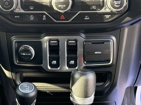 Used 2023 Jeep Wrangler Sport S image 28