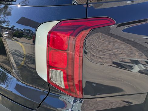Used 2020 Hyundai Palisade SEL w/ Premium Package FWD image 11