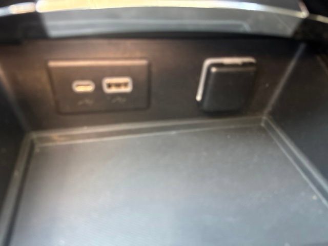 Used 2021 Buick Envision Essence w/ Sport Touring Package FWD image 23