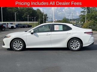 Used 2018 Toyota Camry LE FWD video 2