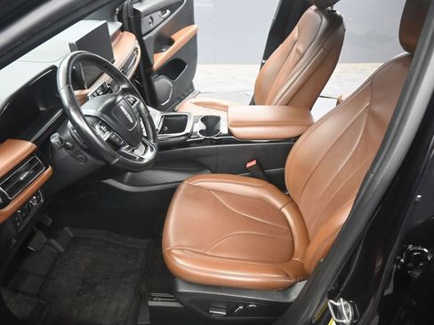 Used 2022 Lincoln Nautilus Reserve w/ Equipment Group 201A AWD/4WD image 9