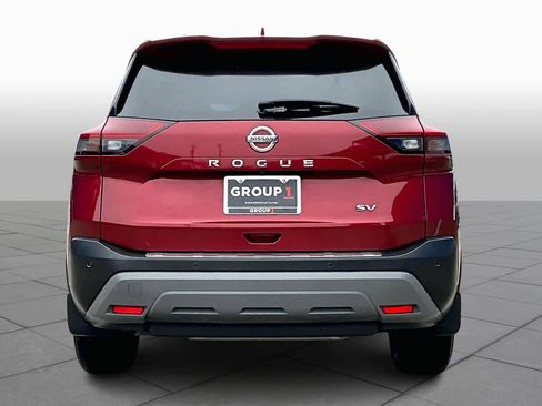 Used 2021 Nissan Rogue SV w/ Premium Package image 4