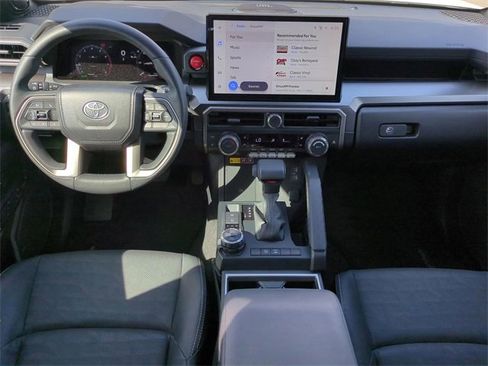 Used 2025 Toyota 4Runner TRD Off-Road Premium image 15