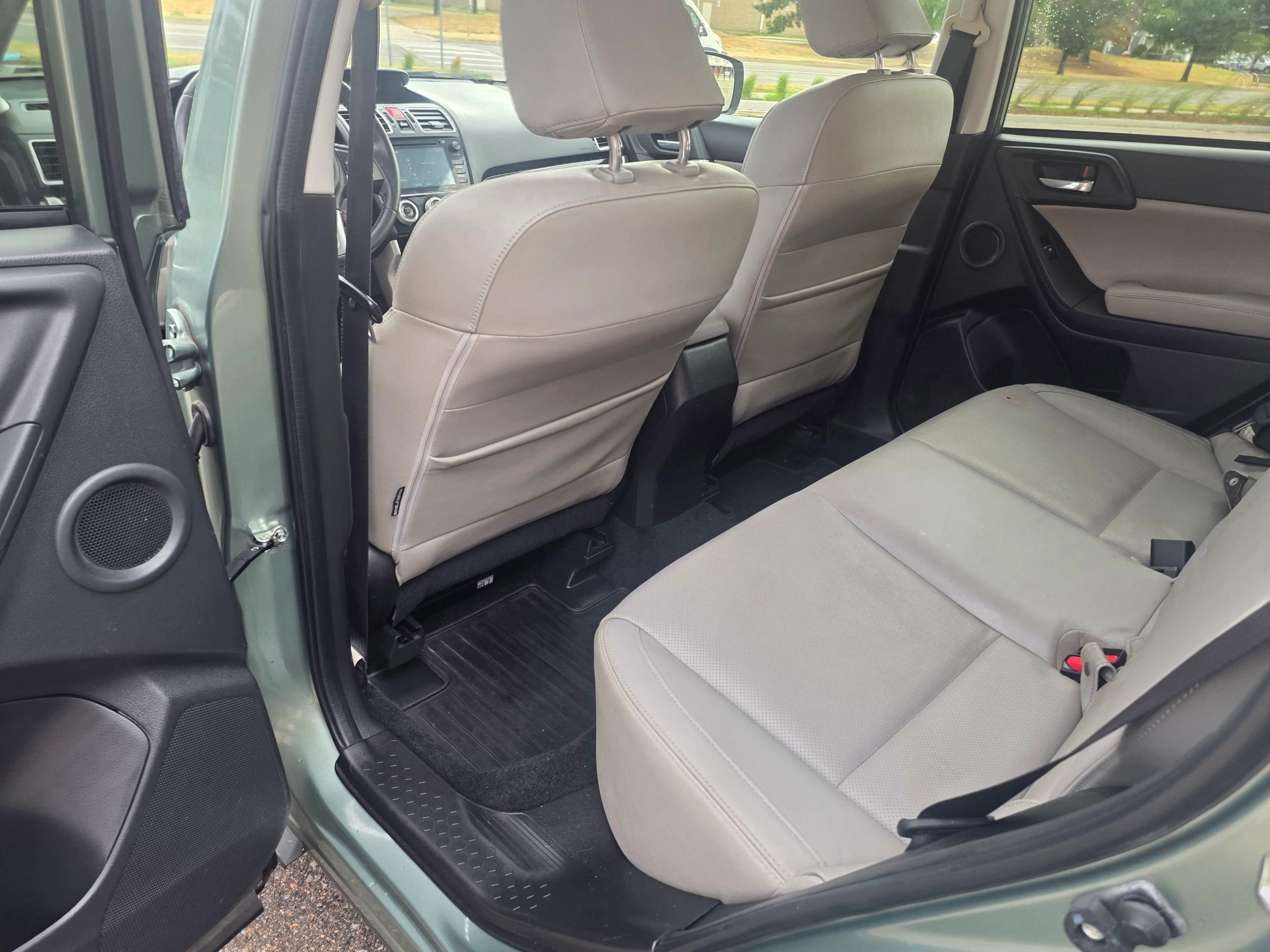 Used 2017 Subaru Forester 2.5i Limited AWD/4WD image 30