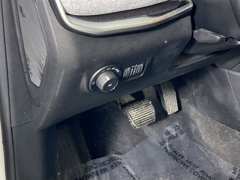 Used 2022 Jeep Compass Latitude image 10