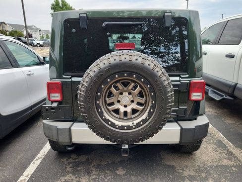 Used 2012 Jeep Wrangler Sahara AWD/4WD image 4