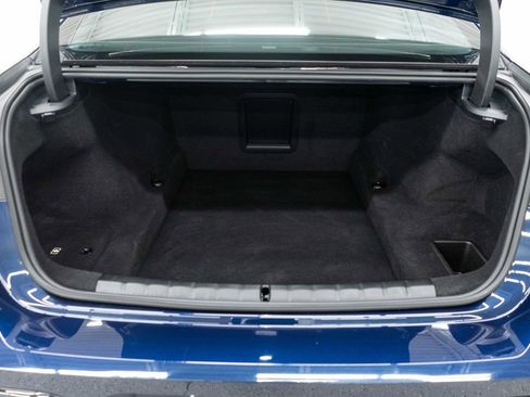 Used 2025 BMW 760i xDrive image 46